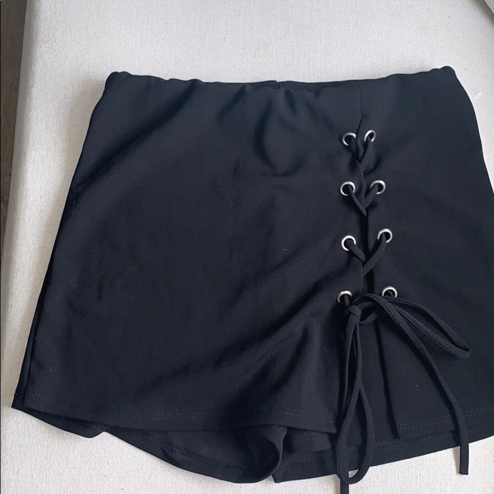 SOLD NWOT stretch skort